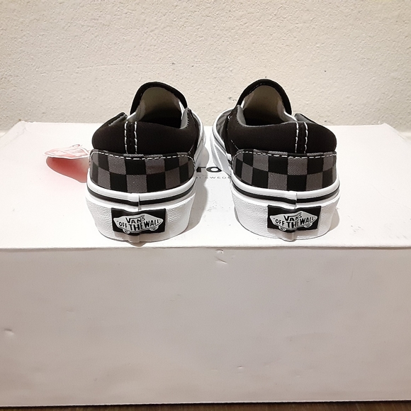 Vans - Picture 2 of 4